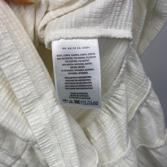 UO. Deletta ruffle long sleeve top size medium - Picture 5 of 7